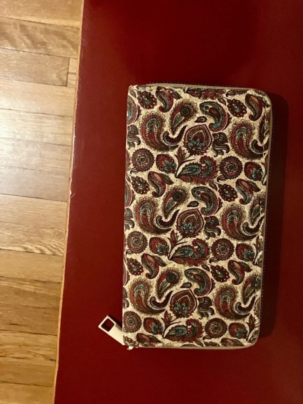 Paisley Wallet/Phone case NWOT